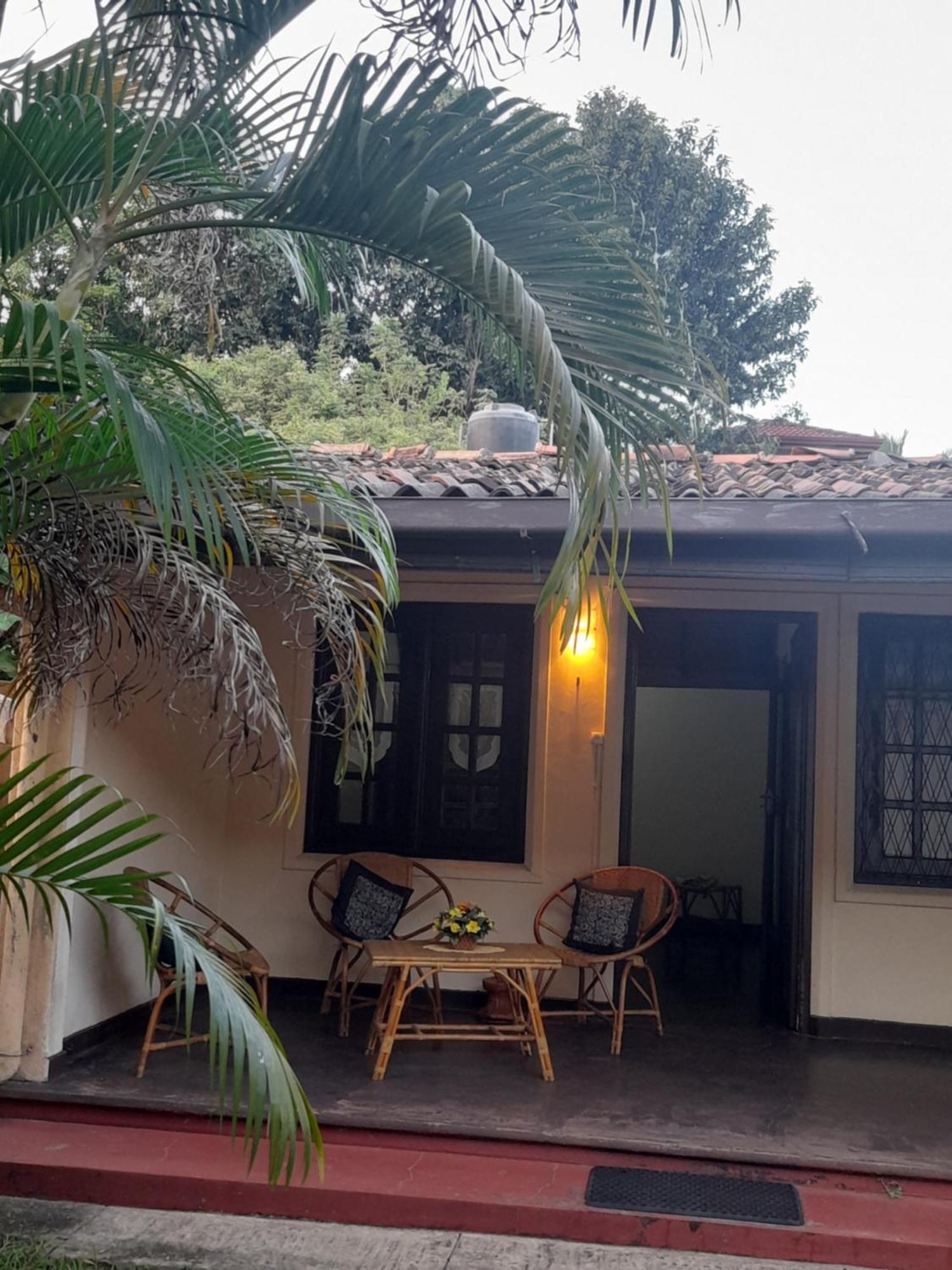 Fuchs Villas Negombo Exterior photo