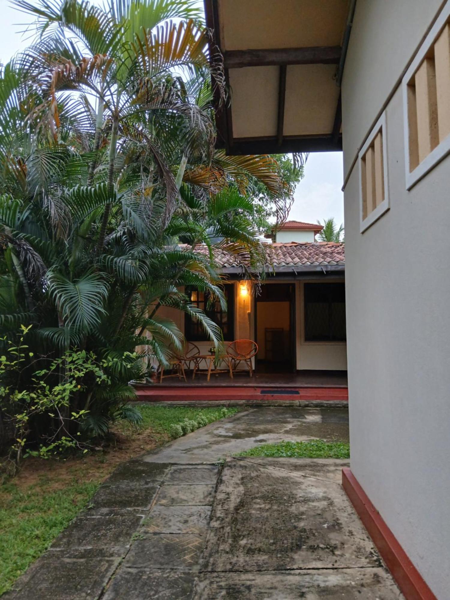 Fuchs Villas Negombo Exterior photo