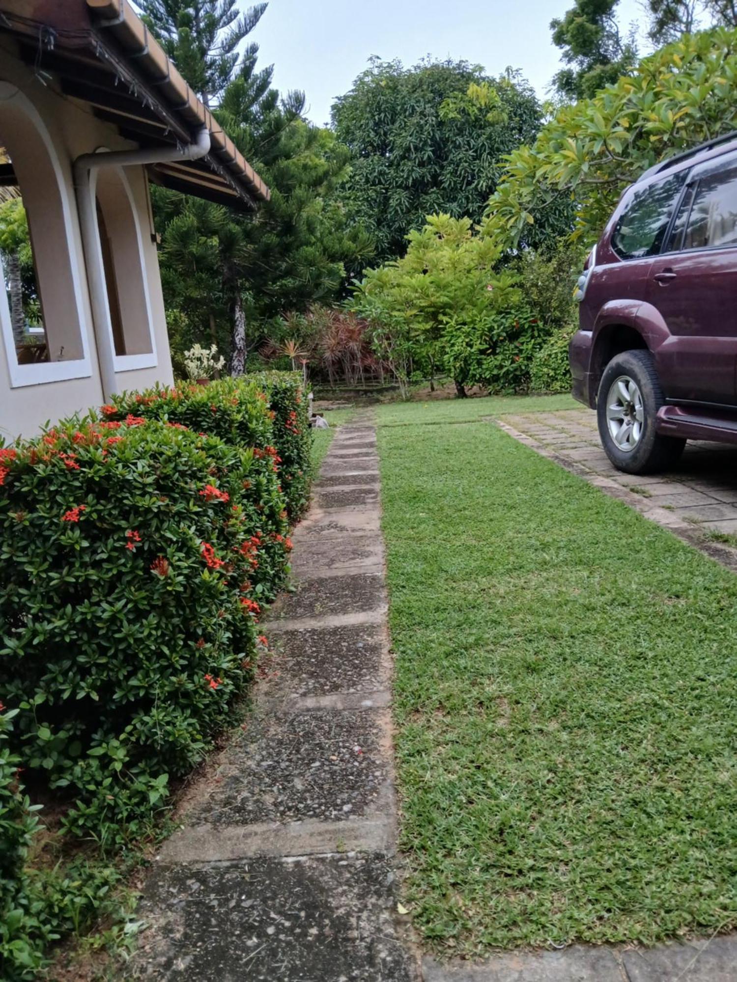 Fuchs Villas Negombo Exterior photo