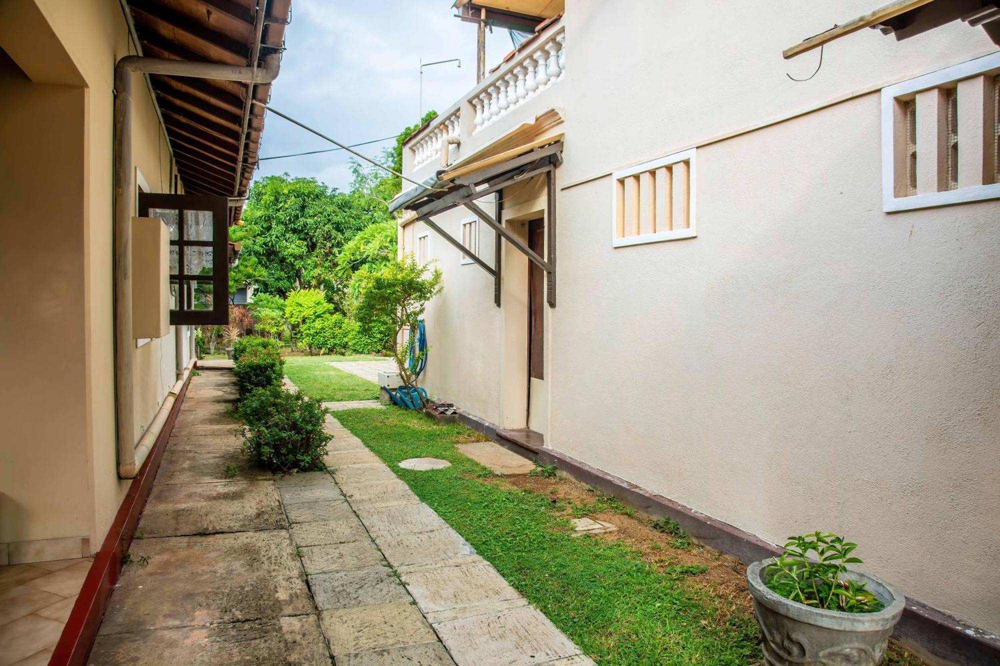 Fuchs Villas Negombo Exterior photo
