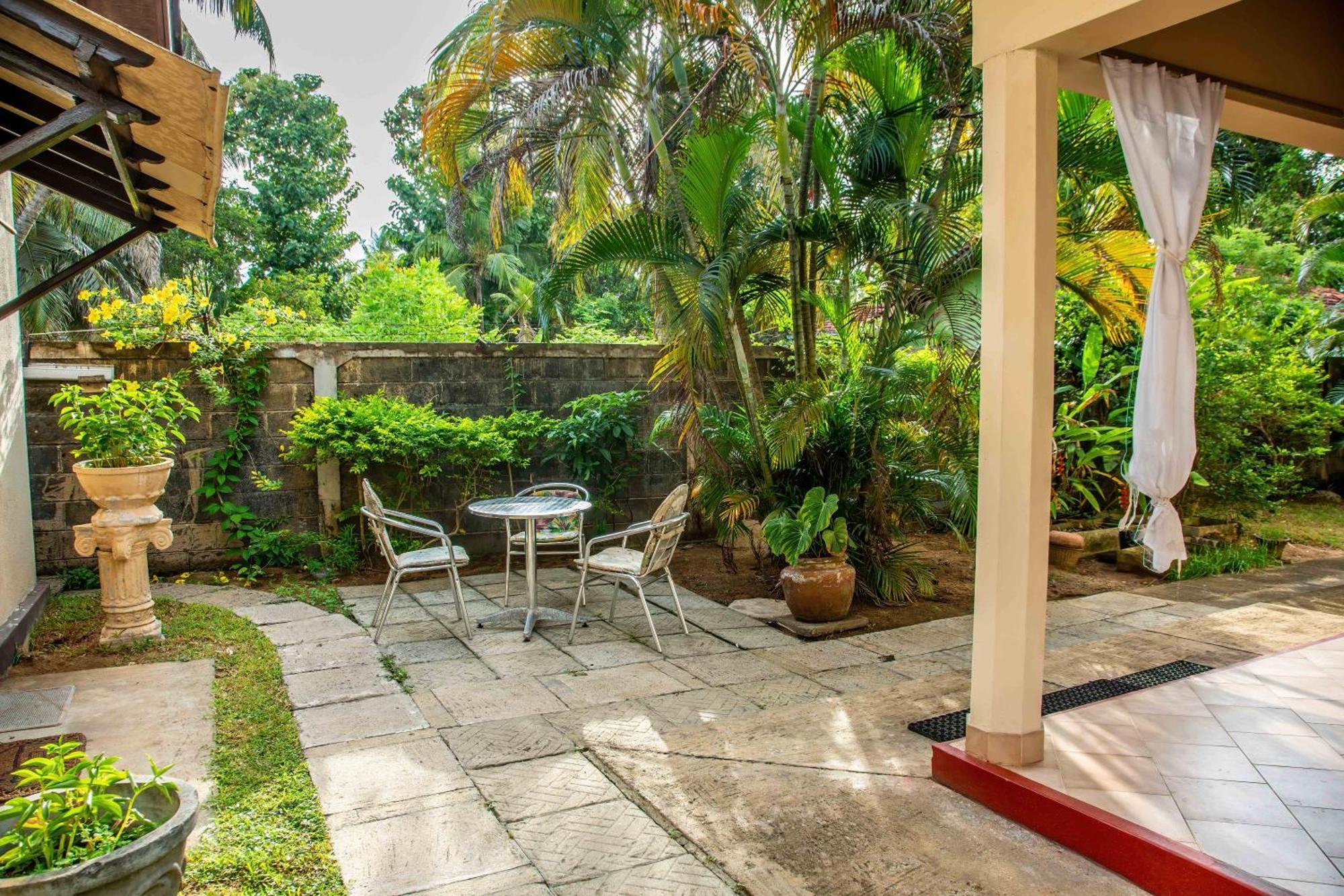 Fuchs Villas Negombo Exterior photo