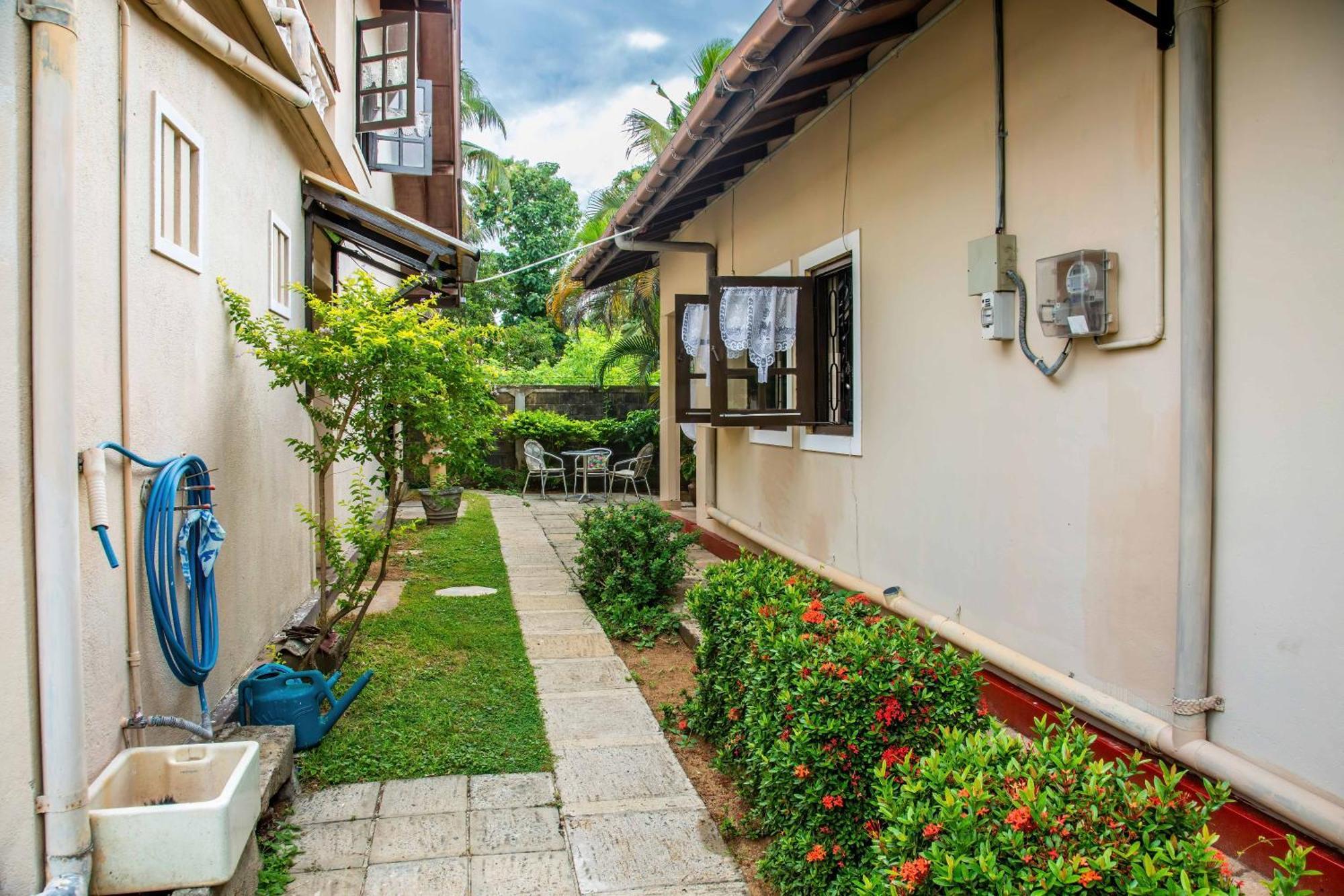 Fuchs Villas Negombo Exterior photo