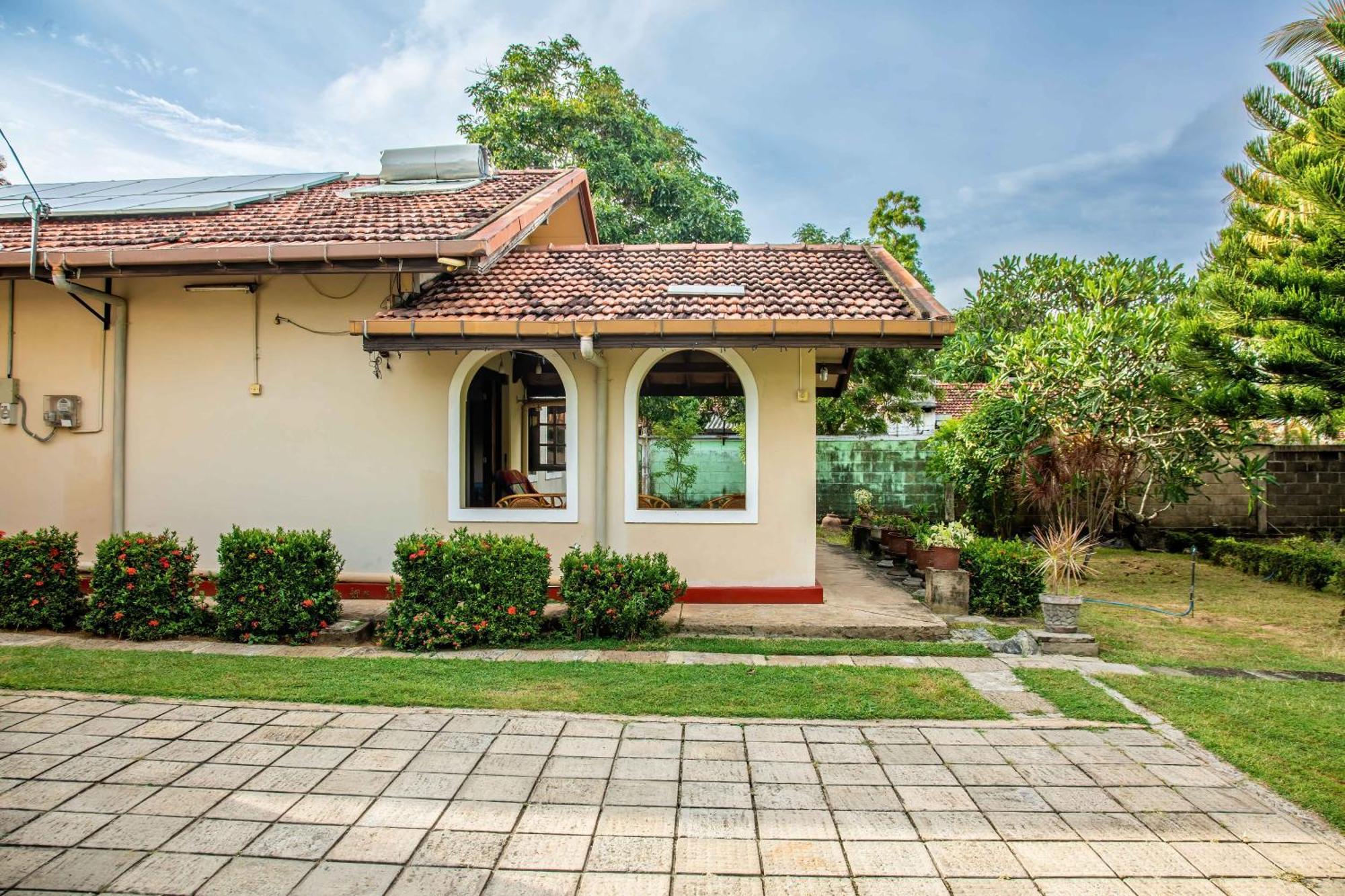 Fuchs Villas Negombo Exterior photo