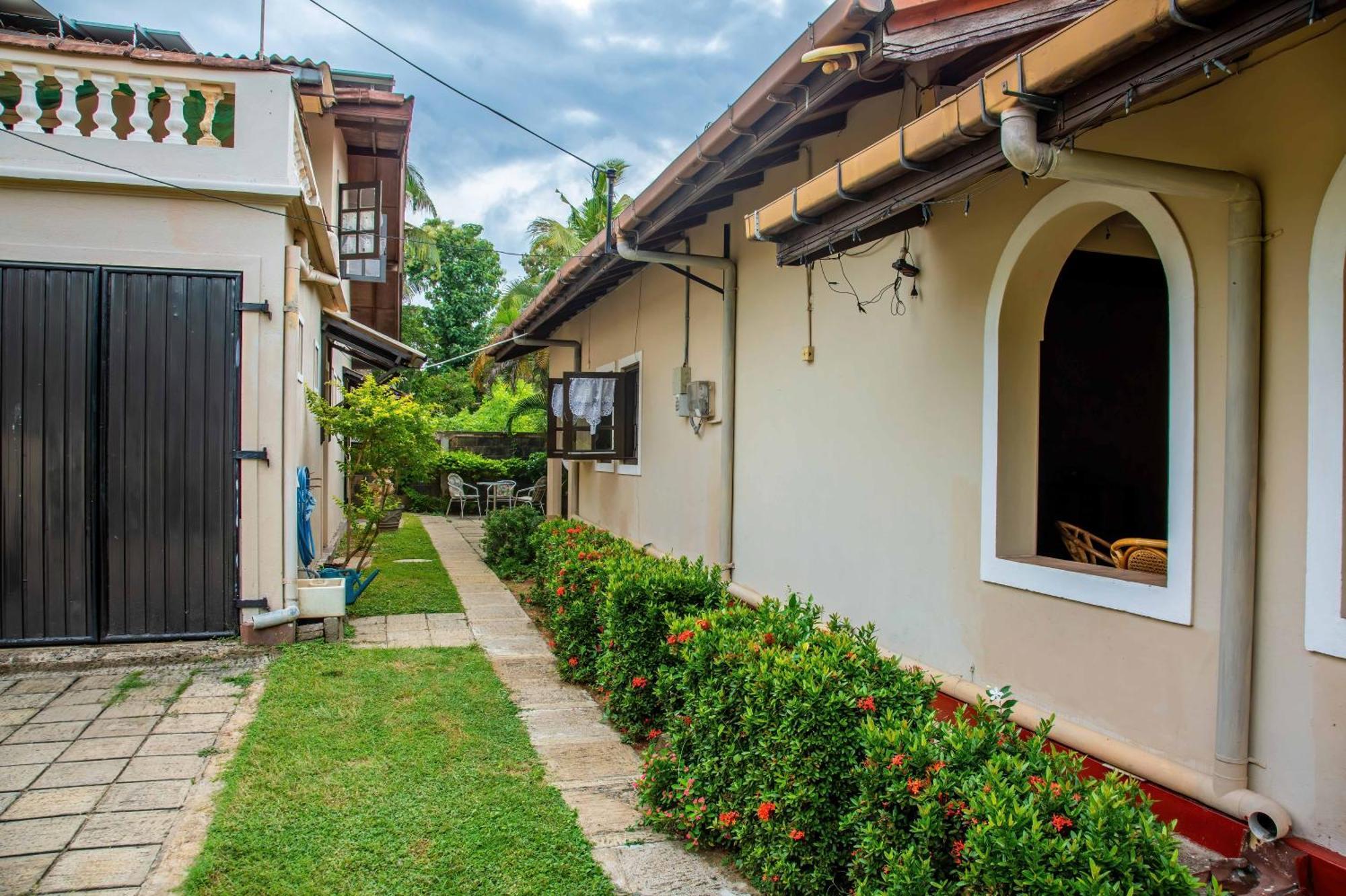Fuchs Villas Negombo Exterior photo