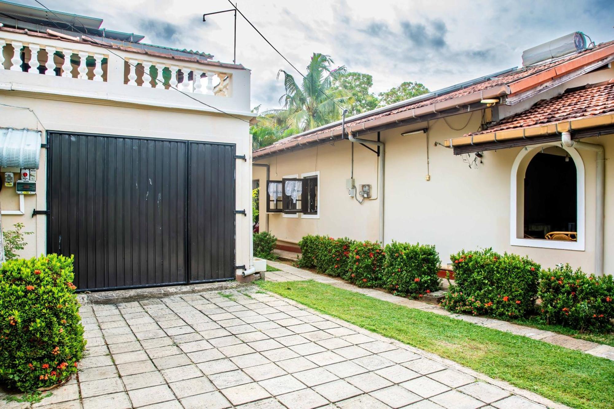 Fuchs Villas Negombo Exterior photo