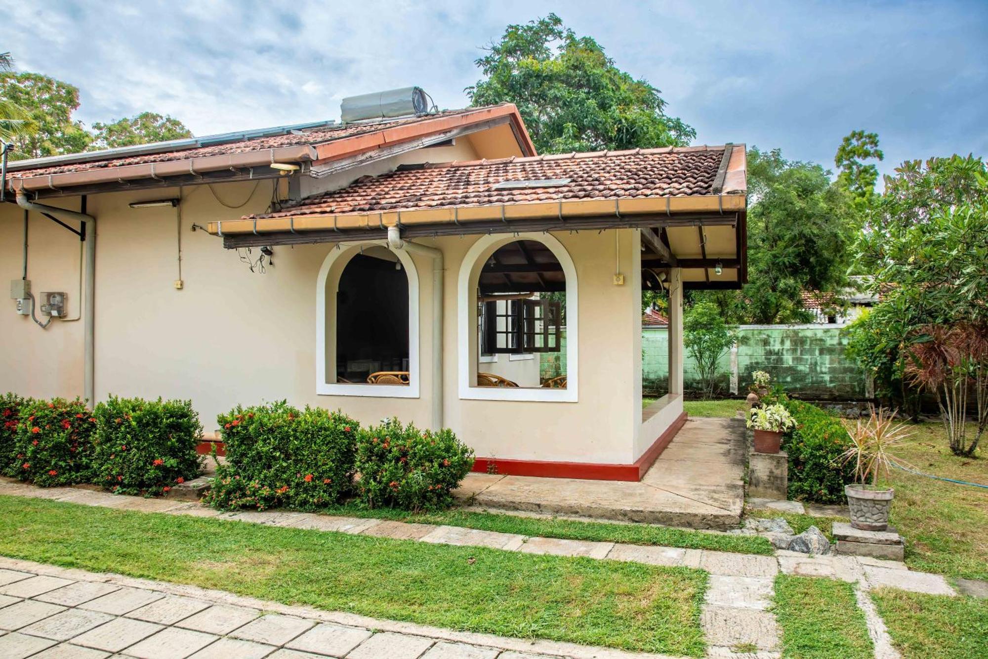 Fuchs Villas Negombo Exterior photo