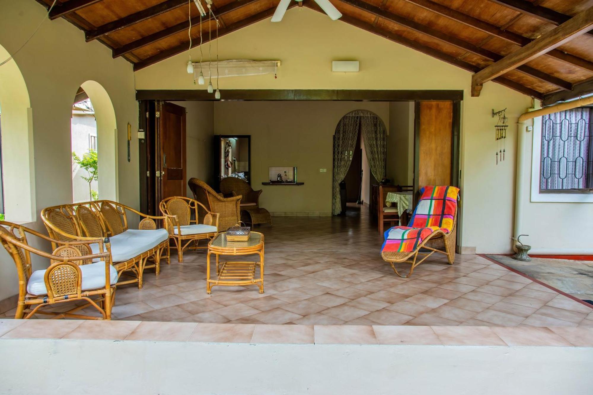 Fuchs Villas Negombo Exterior photo